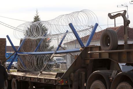 Bodljikava žica stiže na granični prelaz Kastanjes prema Turskoj