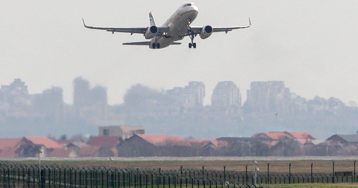 Flight from Dubai to Belgrade is currently being tracked by tens of thousands of people on FR24