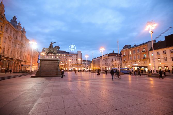 Trg Bana Jelačića Trg Bana Jelačića