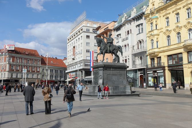 Trg Bana Jelačića