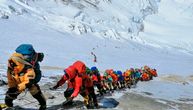 Jedan od nepalskih šerpasa postigao rekord u broju uspona na Mont Everest