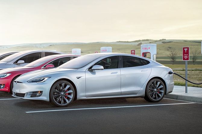 Tesla Punjenje Tesla Punjenje