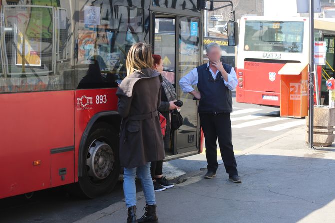 Zaraženoj ženi pozlilo u autobusu: Znala da ima kovid, a gradskim prevozom krenula na Infektivnu - Vimarsana News