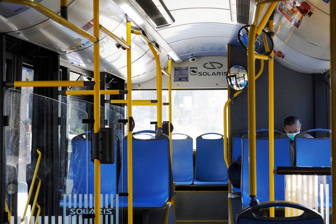 Prazni autobusi, vanredno stanje, Beograd, Srbija Prazni autobusi, vanredno stanje, Beograd, Srbija