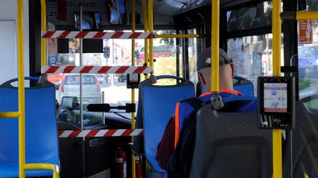 Prazni autobusi, vanredno stanje, Beograd, Srbija
