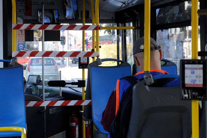 Prazni autobusi, vanredno stanje, Beograd, Srbija