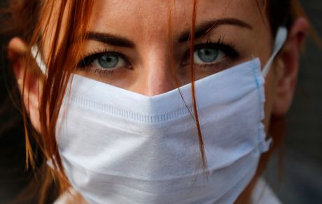 Žena, maska, koronavirus