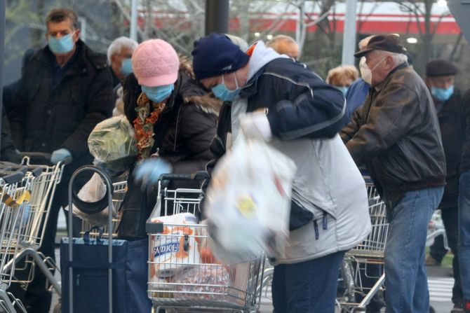 SRBIJA PRODAVNICE Penzioneri, Vanredno stanje,Koronavirus