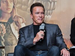 Arnold Schwarzenegger, Arnold Švarceneger