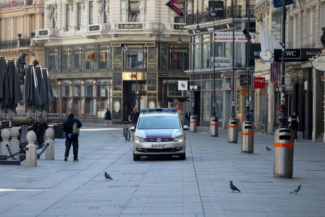 Dopo aver rinchiuso circa 2 milioni di persone in Austria, il ministro della Salute vuole un lockdown notturno per tutti