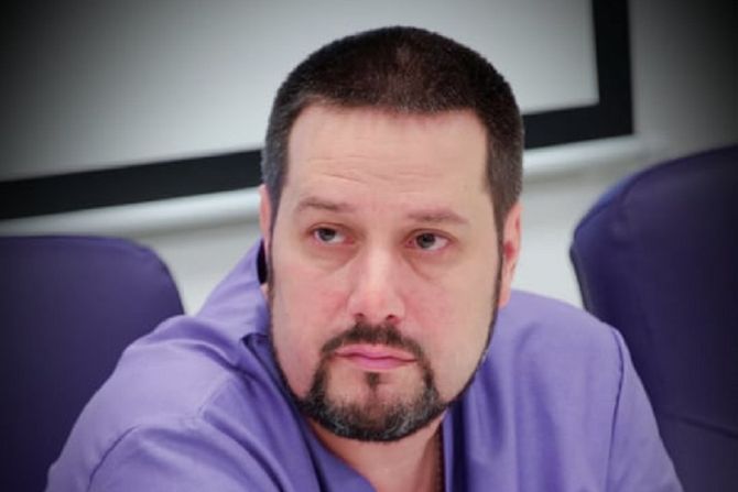 Radmilo Janković, direktor Klinike za anesteziju i intenzivnu terapiju KC Niš Radmilo Janković, direktor Klinike za anesteziju i intenzivnu terapiju KC Niš