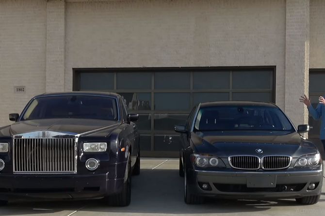 RR Phantom VS BMW 7