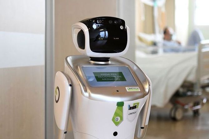 Tomi robot, Medicinska sestra