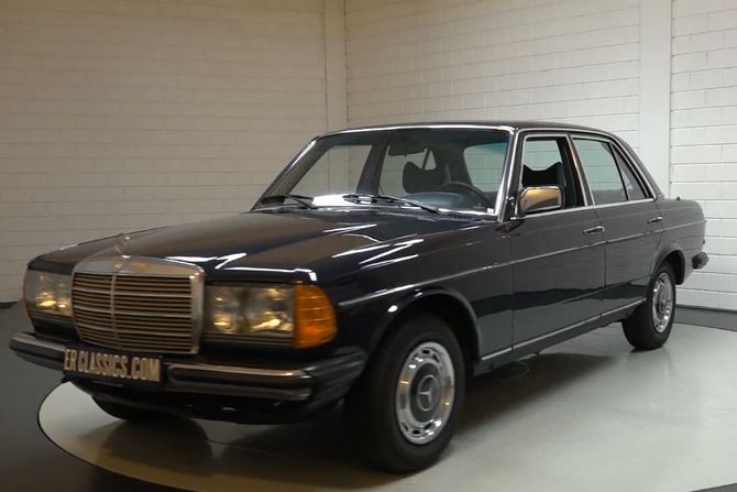 Mercedes Benz 250 W123