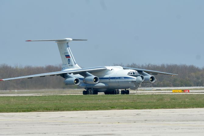 RUSIJA AVION POMOĆ RUSIJA AVION POMOĆ