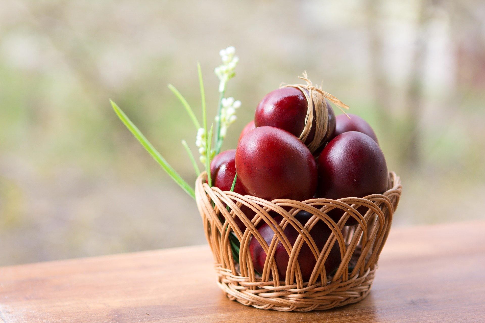 Ruskinje lako dobijaju boju uskršnjih jaja kao rubin: Jedan trik menja sve