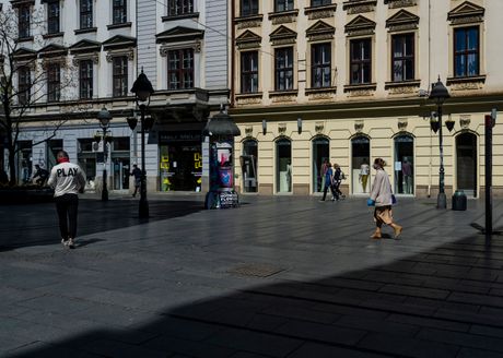 VANREDNO STANJE ULICE KORONA DANAS NA ULICAMA GRADA VANREDNO STANJE ULICE KORONA DANAS NA ULICAMA GRADA