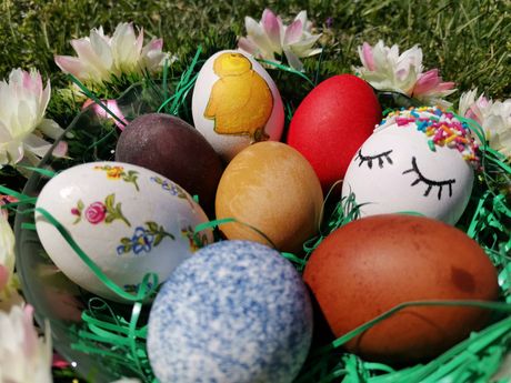 farbanje jaja, veliki petak, uskrs, jaja, ukrašavanje