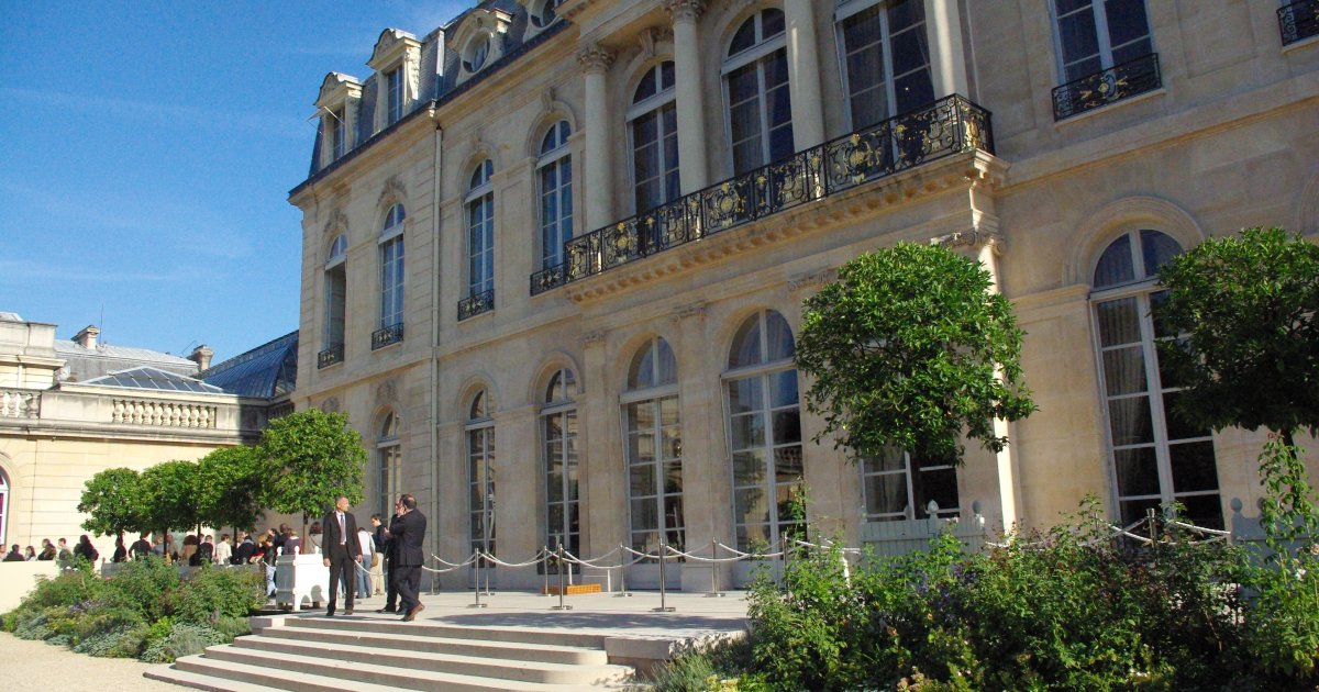 Istraga o ceremonijama u Jelisejskoj palati: Ista firma 22 godine dobijala poslove vredne milione