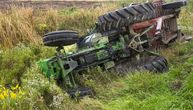 Prevrnuo se traktor, vozač poginuo na licu mesta: Strašna nesreća kod Prokuplja