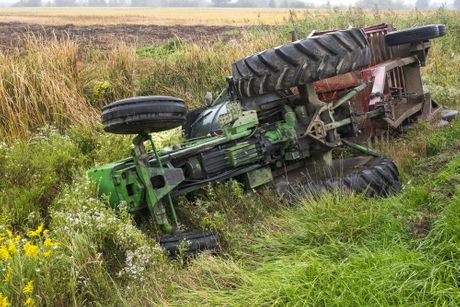 Prevrnut traktor, nesreća