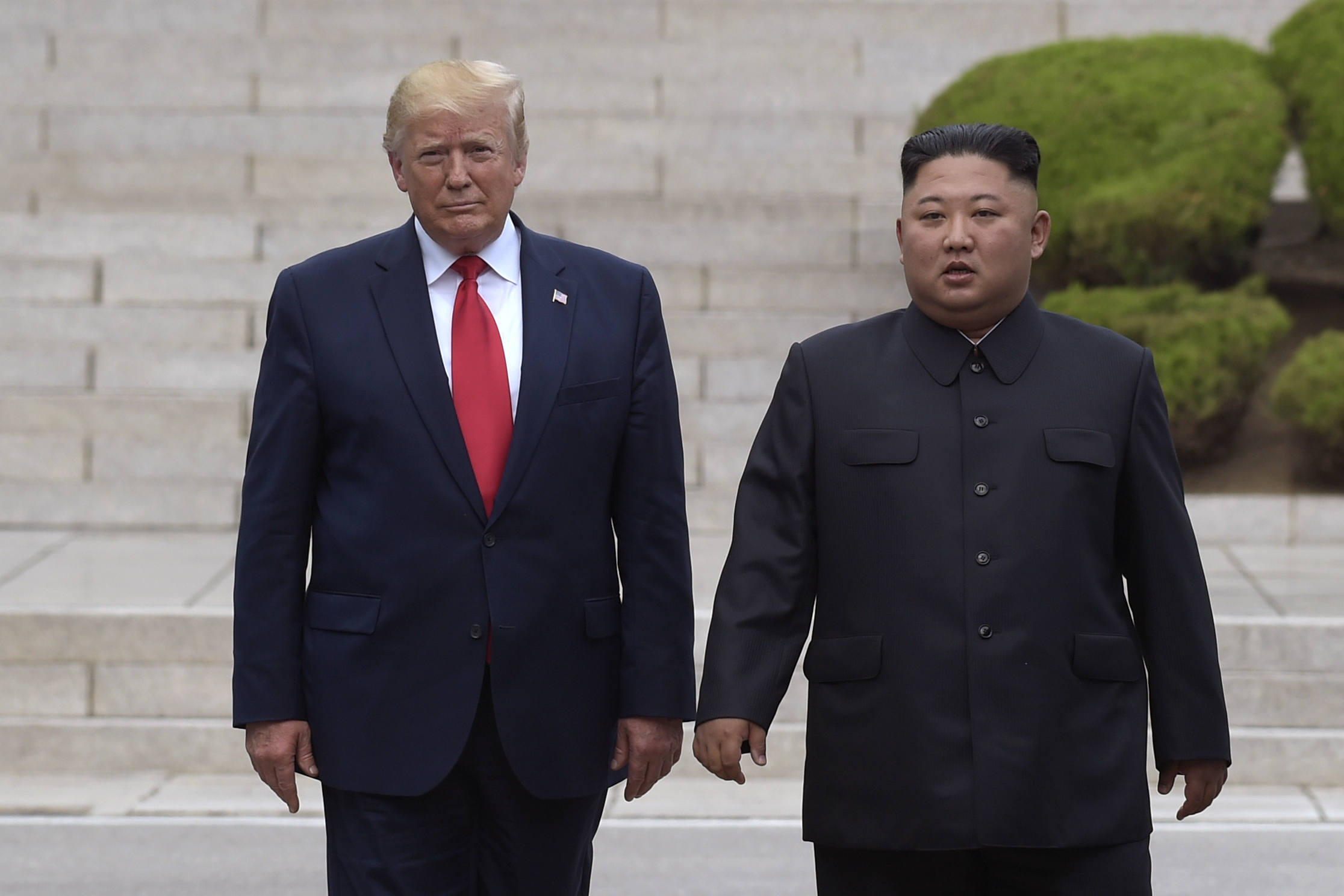 Tramp nagovestio da je nedavno razgovarao sa Kim Džong Unom