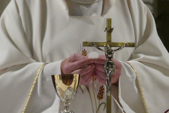 Katolički sveštenik, Catholic priest