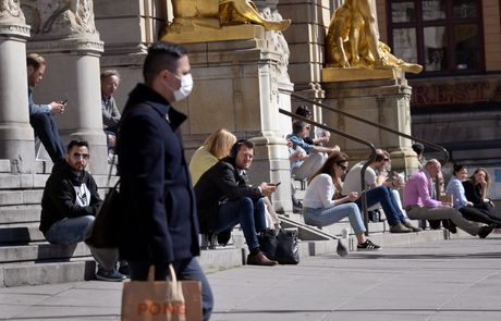 Stockholm, Švedska, korona virus, mere, kafici, centar