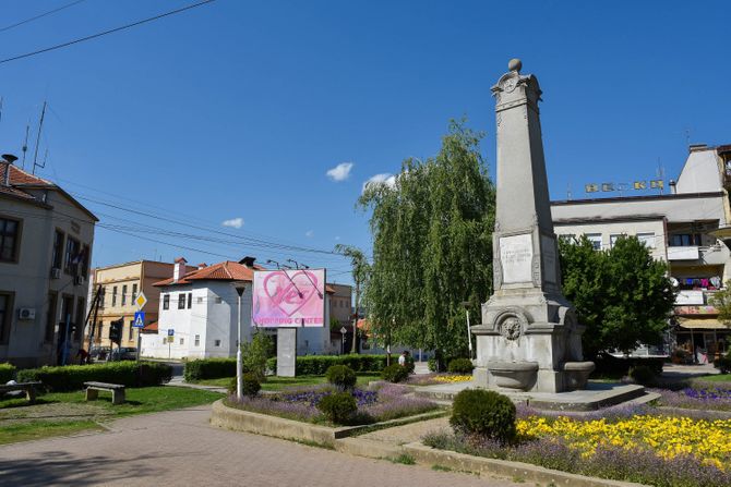 VLASOTINCE SITUACIJA STANČIĆ LJUDI NA ULICI