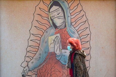 Ikona, slika, maska, religija, hvala, doktor, lekar, medicinska sestra, designer Wanda Hutira, Bukure[t, Rumunija, dizajner Vanda Hutira Ikona, slika, maska, religija, hvala, doktor, lekar, medicinska sestra, designer Wanda Hutira, Bukure[t, Rumunija, dizajner Vanda Hutira