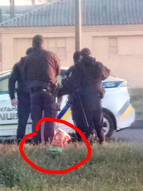 Gola žena, policja, torba Gola žena, policja, torba