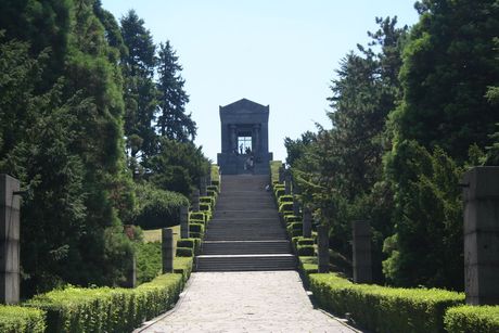 Avala, Beograd, Spomenik Avala, Beograd, Spomenik