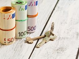 Novac, pare, evri, kljucevi