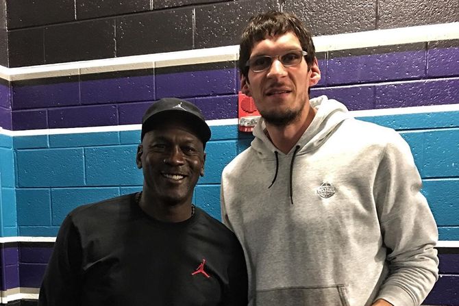 Boban Marjanović i Majkl Džordan Boban Marjanović i Majkl Džordan