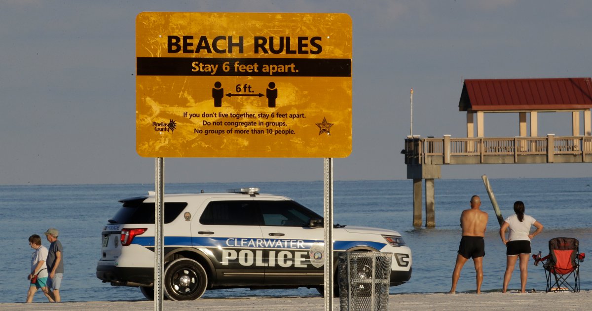 Otišao na plažu da se okupa, a zbog onoga što je izvukao iz mora policija je odmah reagovala