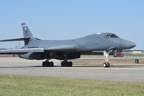 B-1B Lancer, avion