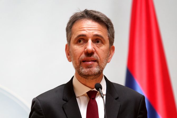 Saša Radulović, predsednik Dosta je bilo Saša Radulović, predsednik Dosta je bilo