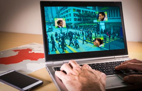 Laptop, slika, ulica, prepoznavanje lica Laptop, slika, ulica, prepoznavanje lica