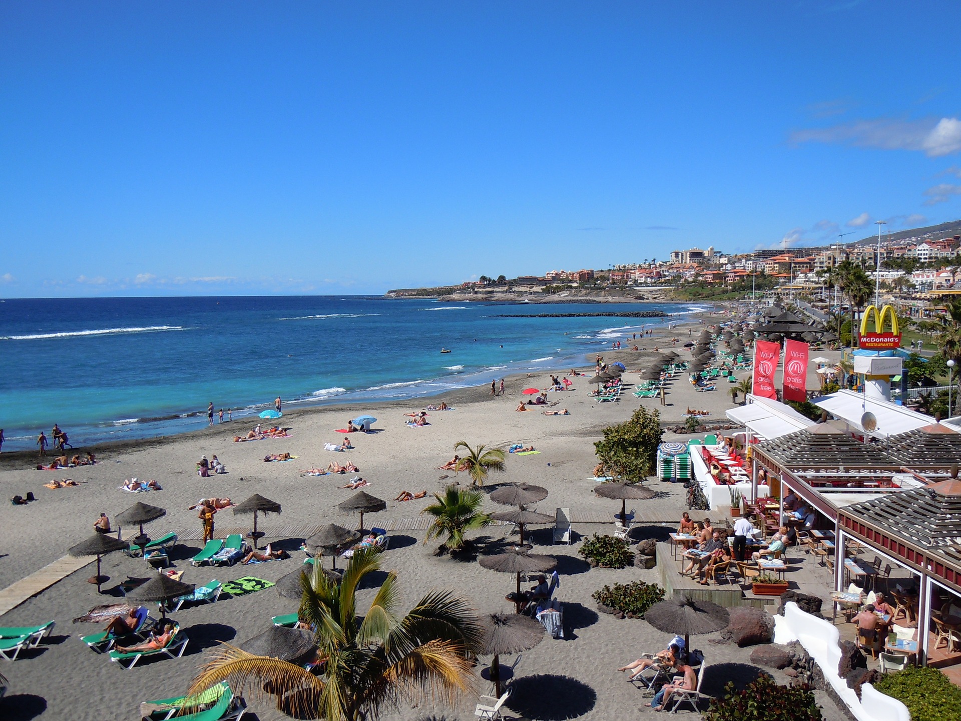 Haos na popularnom letovalištu u Španiji: Turisti u panici, hitno zatvorena čuvena plaža