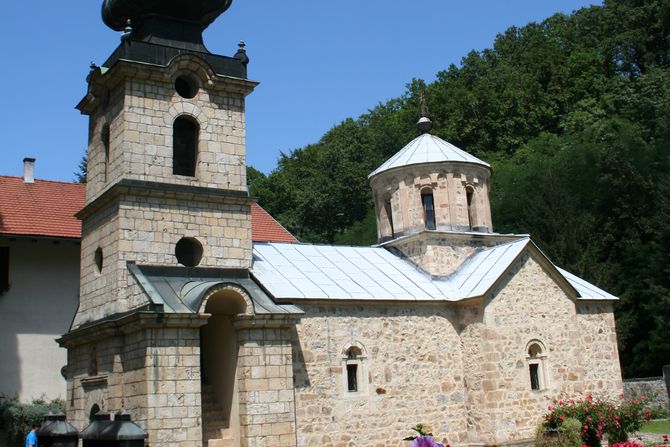 Manastir Tronoša