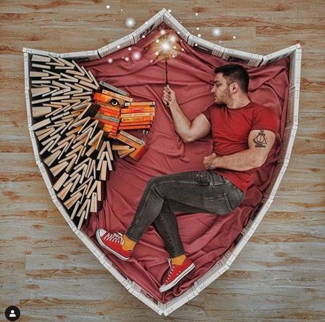 Knjige, kolekcija knjiga, momak, dečko, muškarac, kreativnost Knjige, kolekcija knjiga, momak, dečko, muškarac, kreativnost