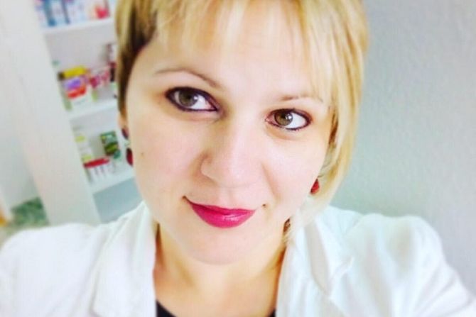 Dr Ana Jaćimović Dr Ana Jaćimović