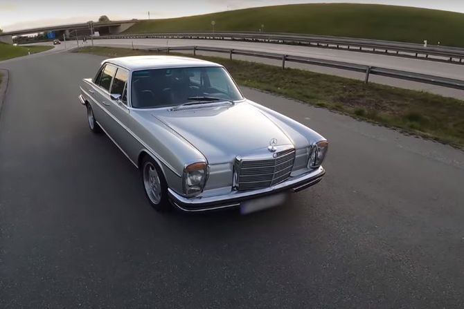 Mercedes W114 Mercedes W114