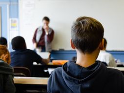 srednja skola, srednjoškolci, učionica