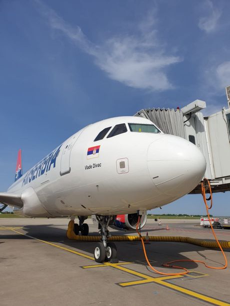 ERSRBIJA AVION KINA AVION A320 ERSRBIJA AVION KINA AVION A320
