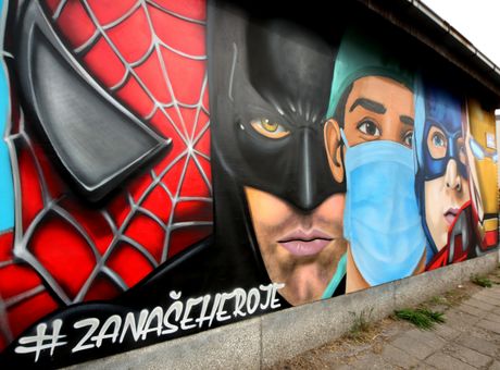 Medicinari, superheroji, mural na Salajci, Novi Sad