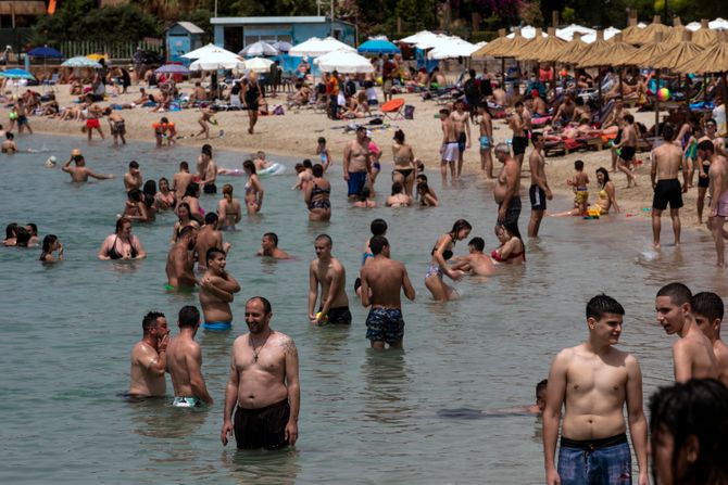 Plaža, Grčka, maske, more, razmak, socijalna distanca, koronavirus Plaža, Grčka, maske, more, razmak, socijalna distanca, koronavirus