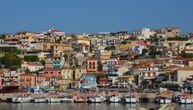 Živopisni gradić u Epiru poznato je letovalište sa ostrvskom atmosferom