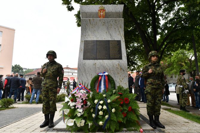 BITKA PAŠTRIK SPOMENIK ALEKSANDAR VULIN BITKA PAŠTRIK SPOMENIK ALEKSANDAR VULIN