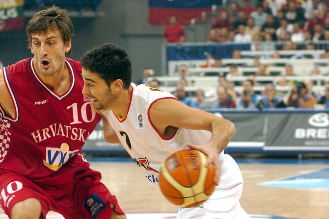 Duel košarkaša Hrvatske i Španije u četvrtfinalu Eurobasketa 2005. godine